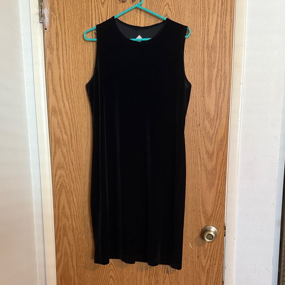 Vintage 90s Sleeveless Black Velvet Sheath Dress Knee Length Goth Academia